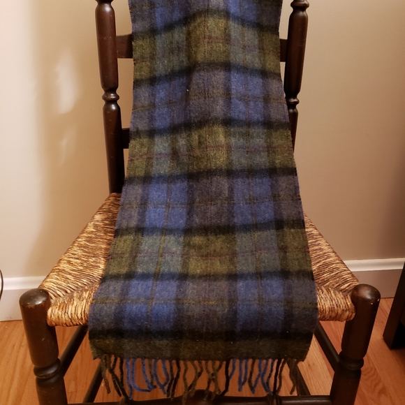 Scarf - Picture 2 of 4